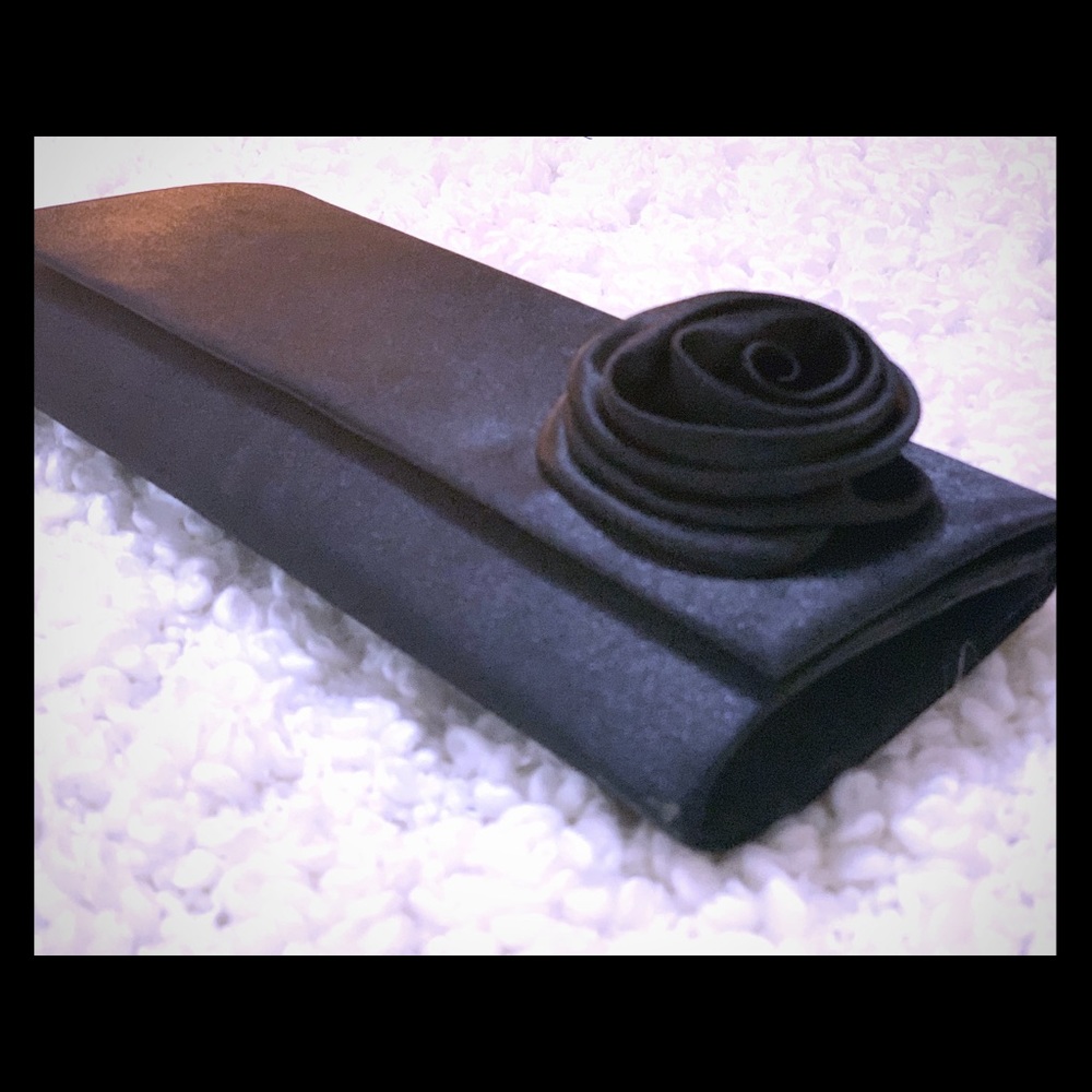 Black Clutch,